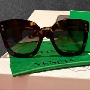 Bottega Veneta Havana Oversized Square W/Brown Granite Sunglasses